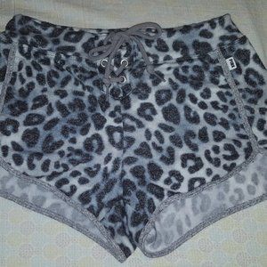 Victoria's Secret PINK Shorts Leopard Print (XS)